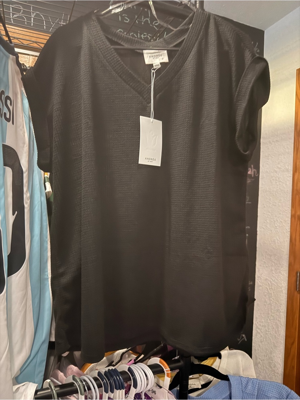 B192 - Andrée by Unit Black Textured V Neck Short Sleeve Top